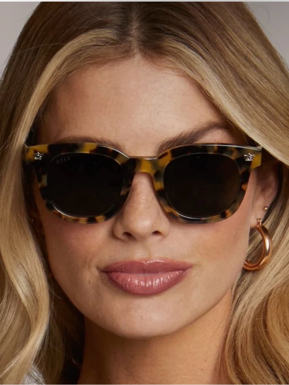 Diff Eyewear Hufflepuff Tortoise Wayfarer Sunglasses - Picture 4 of 7